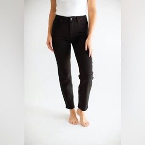 NWT - Carly Jean Los Angeles CJLA Chrissy Black Jeans